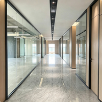 Cloison de séparation en verre moderne pour couloir long, panneau mixte, pour usage commercial et extérieur à grande échelle