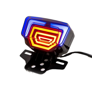 Feu arrière LED modifié de haute qualité avec clignotant, lampe arrière universelle 12V pour moto Honda CG125 - Product Image 1