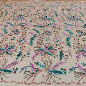 Los más buscados 3D Lentejuelas con cuentas Tela de encaje francés Trabajo pesado Bordado Accesorios nupciales Técnica tejida de La India - Product Image 4