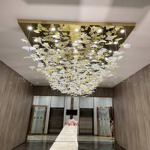 Lobby d'hôtel grandes lampes suspendues en verre Lustre personnalisé à feuille d'érable moderne pour escaliers salon de manucure