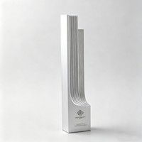 Nouveau Trophée Créatif en Métal 2026 – Modèle Personnalisé en Alliage d'Aluminium Sculpté avec Raffinement pour la Commémoration de la Rétirée et les Récompenses Enseignant-Elève