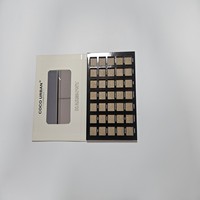 Palette de maquillage vide à ouverture rabattable, légère, avec compartiments intérieurs multi-grilles, personnalisable avec logo, pour l'assemblage de coffrets cadeaux beauté en gros