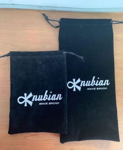 ถุงของขวัญกำมะหยี่สีดำแบบกำหนดเองพร้อมเชือกรูด พิมพ์ลายสกรีนสำหรับแว่นตา ของขวัญ เครื่องประดับ นาฬิกา และแว่นตาเคลือบฟอยล์สีทอง - Product Image 6