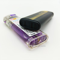 Briquet à gaz rechargeable en plastique doré avec revêtement en caoutchouc noir pour cigarettes