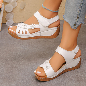 Women's Platform Thick Soled <b>Sandals</b> 2026 Spring Cross Border New Style Oversized Pointed Toe Floral Pattern Beach <b>Sandals</b> - Product Image 2