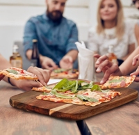 Planche à découper rectangulaire en bois d'acacia, planche à découper en bois écologique avec poignée, indispensable en cuisine