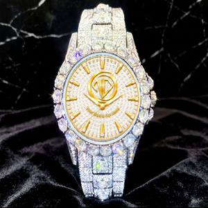 Montre en Moissanite Diamantée Très Demandée, Style Hip Hop Iced Out, Bijoux de Luxe Personnalisés VVS, Montre Bling Disponible à la Vente - Product Image 1