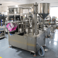 Machine de remplissage de liquides en sachets économique, mobile et entièrement automatique en acier inoxydable pour détergent liquide, savon et emballage en sachets à bec verseur