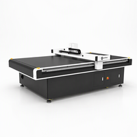 CNC-machine voor het automatisch snijden van composietmaterialen, carbon fiber en glasvezel cup pads.