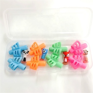 Impugnature a penna per bambini che scrivono a mano per bambini in età prescolare, portamatite in Silicone supporto per la scrittura per la presa di materiale scolastico per bambini - Product Image 1