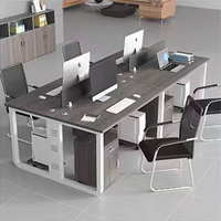 Bureau de poste de travail modulaire classique avec cloisons séparées en noir, blanc et gris avec tiroirs