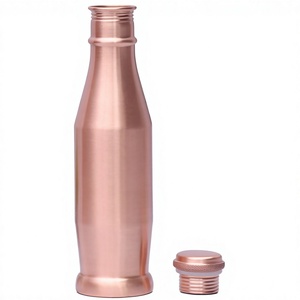 Botella de agua de cobre hecha a mano con diseño curvo tipo cola, a prueba de fugas, reutilizable, para uso diario, oficina y exteriores. - Product Image 1