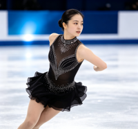 Robe de patinage artistique noire à col montant sans manches, ornée de strass épais en maille pour la compétition et les spectacles des filles adultes