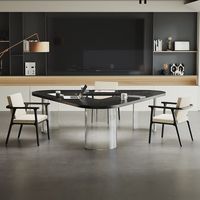 Table de conférence italienne de luxe légère en bois massif à trois côtés avec trou de câblage, écologique, durable, mobilier de bureau moderne