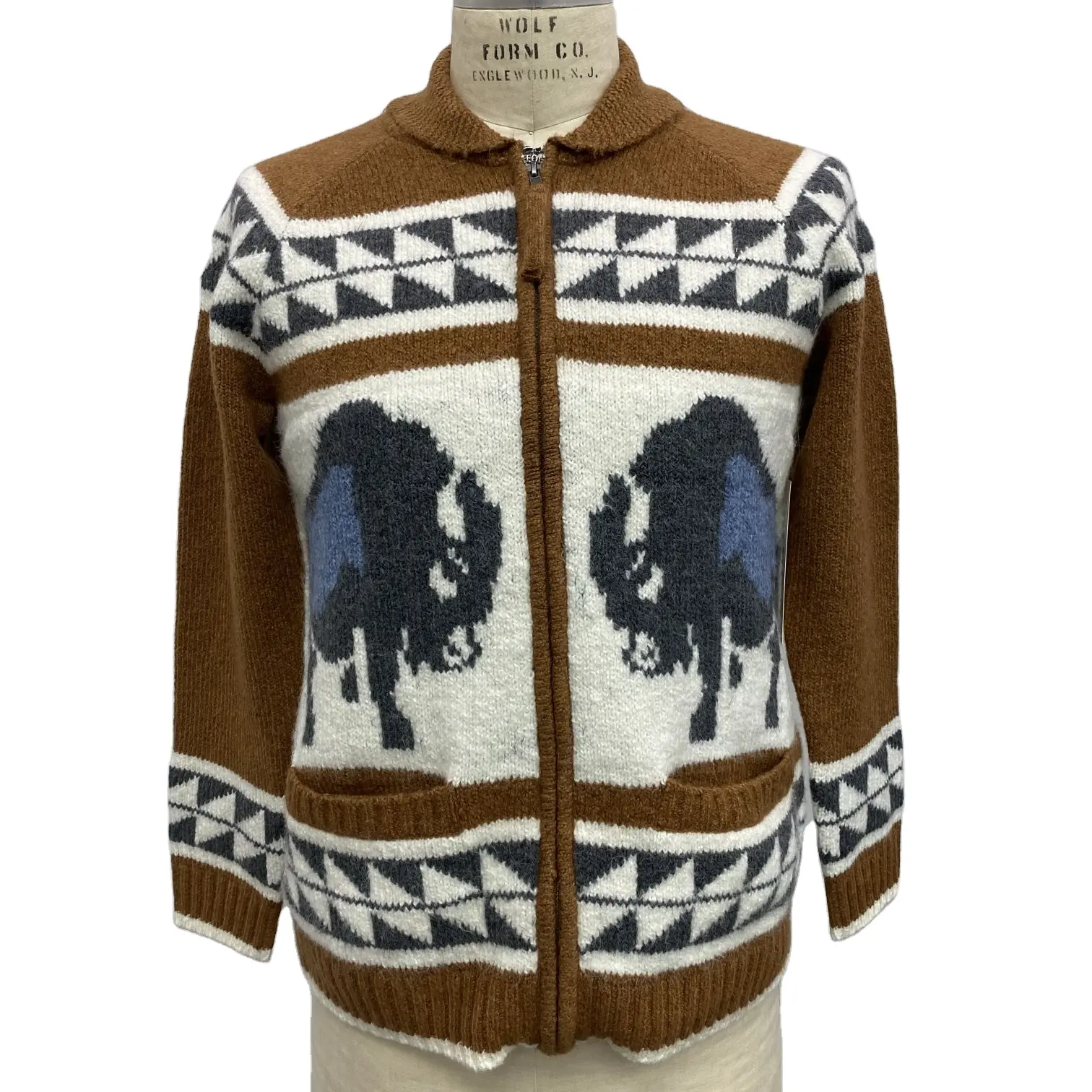 Cardigan a maniche lunghe in maglia Jacquard toro con Zip frontale collo sciallato di alta qualità all'ingrosso con maglione tasche per uomo