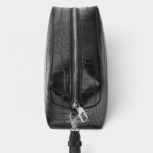 Logo personalizzato borse da toilette in grani di coccodrillo in pelle borsa da bagno da <span class=keywords><strong>uomo</strong></span> borsa nera da viaggio Kit per cosmetici per <span class=keywords><strong>uomo</strong></span> - Product Image 3