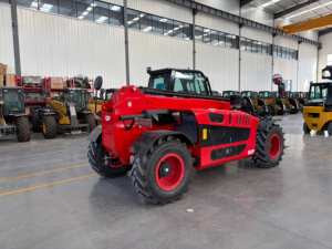 Chariot élévateur télescopique diesel 3T: hauteur <span class=keywords><strong>de</strong></span> levage <span class=keywords><strong>de</strong></span> 7m, portée puissante pour les chantiers exigeants. - Product Image 3