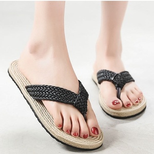 Sandales d'été bohèmes pour femmes, légères, à semelle plate, respirantes, antidérapantes - Product Image 1