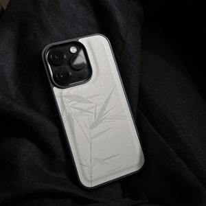 Funda Protectora para Teléfono con Correa Plegable de TPU+PC Estilo Chino Original para 15/14/13 Pro/i17pro max, Diseño de Astronauta - Product Image 3