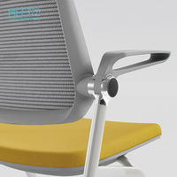 Chaise de bureau ergonomique de direction au design moderne avec dossier en maille et hauteur réglable pour réunions, conférences et visiteurs