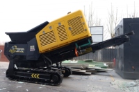 Déchiqueteur compact et puissant sur chenilles avec composants de roulement essentiels pour le traitement de l'aluminium, la démolition sur site et le recyclage des ferrailles métalliques