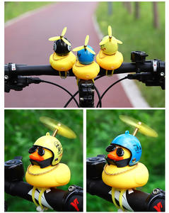 Pequeño pato amarillo niño casco cuerno venta al por mayor motocicleta y bicicleta accesorios viento roto pato montar luz goma Material - Product Image 3