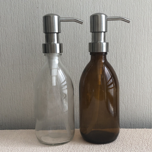 Distributeur de <span class=keywords><strong>savon</strong></span> liquide pour le corps en verre ambré de style européen de 300 ml, flacon pompe pour shampoing et après-shampoing, flacon pompe <span class=keywords><strong>apothicaire</strong></span> avec pompe en métal - Product Image 3