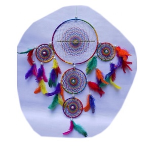 Atrapasueños colgante grande con diseño de cinco anillos con plumas coloridas para decoración de pared de dormitorio - Product Image 2