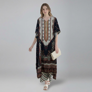 Robe longue kaftan pour femme en soie polyéthylène à plumes, coupe ample, élégante et fluide, idéale pour l'été, l'hiver, le printemps et l'automne - Product Image 1