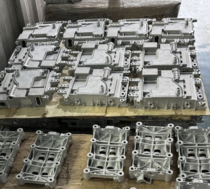 تصنيع دقيق بالتحكم الرقمي بالحاسوب |   معالجة سطحية بالبروشينج لقطع معدنية خماسية المحاور من سبائك الألومنيوم والفولاذ المقاوم للصدأ - Product Image 3