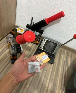 Máquina para Hacer Imanes de Nevera Redondos de 63.5*63.5 mm, Nuevo Diseño, para Uso Doméstico, con Molde Intercambiable, 1 Año de Garantía en Componentes Principales - Product Image 5