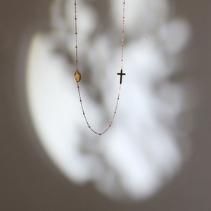 Collares de Moda con Cruz de María Chapados en Oro, Collar Religioso de Acero Inoxidable con Cuentas - Product Image 6