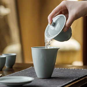 Gaiwan de Cerámica Azul Cielo, Juego de Tres Piezas con Tapa, Resistente al Calor, para Té de la Tarde - Product Image 3