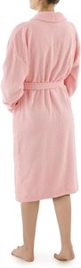 เสื้อคลุมอาบน้ำโรงแรมห้าดาว โรแมนติก ผ้าฝ้าย 100% หนานุ่ม ตัดเย็บแบบซาติน คอปกเชือกผูก สีชมพู ODM ความยาวระดับเข่า แห้งเร็ว คุณภาพสูง - Product Image 5
