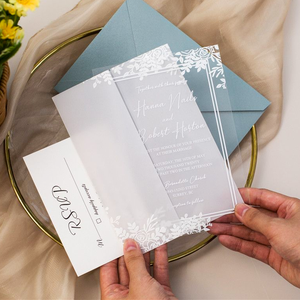 Invitations de <span class=keywords><strong>mariage</strong></span> d'<span class=keywords><strong>hiver</strong></span> en acrylique transparent avec cadre floral blanc élégant avec impression UV - Product Image 4