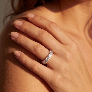 Anello <span class=keywords><strong>Eternity</strong></span> Halo in Argento Sterling S925 Placcato Rodio Senza Nichel con Moissanite, Fede Nuziale Impilabile con Pavé Completo per Lei - Product Image 4