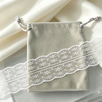 Pochette à cordon en velours gris clair personnalisée, sac de rangement pour bijoux en velours doux pour collier, bague, boucles d'oreilles, emballage cadeau de marque