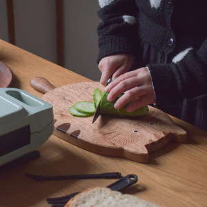 Planche à découper en bois massif en forme de chat, pour servir le petit-déjeuner, assiette en bois avec poignée, forme irrégulière, pour usage domestique - Product Image 4