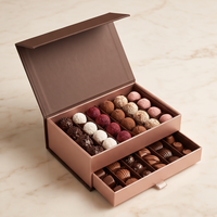 Boîte cadeau de luxe personnalisée à deux étages pour chocolats, avec inserts de séparation, logo imprimé en feuille d'or, boîte à fermeture magnétique