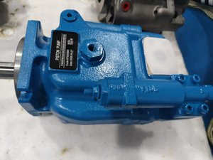 Bomba de pistones axiales variables PVH141QPC PVH141QICPVH131QPC PVH131QIC PVH131C-RF-13S-10 PVH131C-RF-13S-10-C25-31 877366 02-142895 - Product Image 4