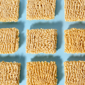 छोटे पैमाने पर नूडल बनाने की मशीन-पूरी तरह से स्वचालित, फ्राई, स्क्वायर प्राप्त, 10,000-20,000 पैक/8 एच, अनुकूलन लाइन - Product Image 2