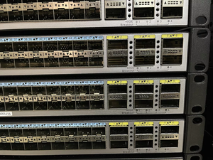 CE6851-48S6Q-HI Hua wei trung tâm dữ liệu Thiết bị chuyển mạch CE 6800 Series 10ge SFP + 6-cổng 40ge qsfp + 48 cổng 10ge mạng chuyển đổi - Product Image 2