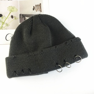 Gorro de punto con orificios de aro de hierro, estilo coreano, unisex, para parejas, moderno, cálido, para otoño e invierno - Product Image 2