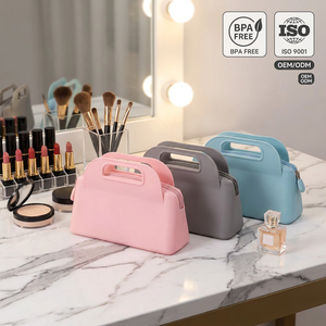Bolsa <span class=keywords><strong>de</strong></span> Maquillaje <span class=keywords><strong>de</strong></span> Silicona Impermeable Personalizada, Bolsa <span class=keywords><strong>de</strong></span> Aseo <span class=keywords><strong>de</strong></span> <span class=keywords><strong>Viaje</strong></span> a la Moda con Cierre <span class=keywords><strong>de</strong></span> Silicona, Bolsa <span class=keywords><strong>de</strong></span> Cosméticos al por Mayor - Product Image 1