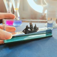 Populaire liquide vague papier poids décor croisière bateau vague anniversaire cadeaux nautique modèle Figurine Titanic Mini jouets stockage sensoriel