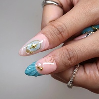 Kuku Akrilik Mewah Eksotis Sun Moon Almond Press-on 3D Motif Bunga Biru Cetak Harimau Cat-eye Manik-manik Emas Vintage untuk Perjalanan