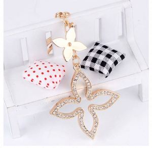 Llavero de Trébol con Cristales Brillantes y Pedrería, Hermoso Llavero de Metal con Trébol, Colgante de Moda para Bolsos de Mujer - Product Image 4