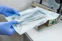 Machine de scellage dentaire électrique semi-automatique en gros, modèle Seal 100, avec emballage en sachet, construction métallique, fonctionnement facile