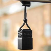 Bouteille de parfum pour voiture en verre carrée noire mate de 8 ml avec logo personnalisé, pendentif suspendu avec couvercle en bois
