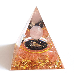Pyramide de cristal Kogiya en résine époxy rose pastèque, décoration artisanale pour la maison, ornement de bureau - Product Image 4